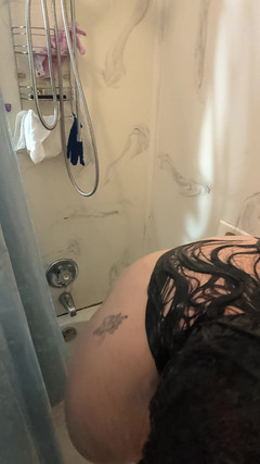 TheKinkyPwrLftr: Doccia con me