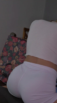 My Stepsister Grabs My Dick While I Was Playing on the Play(anal Creampie)