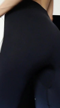 Cameltoe and Yoga Pants Worship