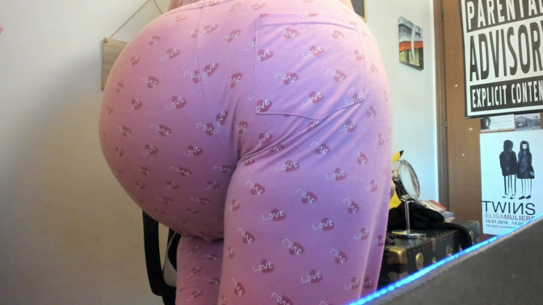 Nicoletta Embassi: Tasty Farts in Pajamas Ready to Smell Them All?