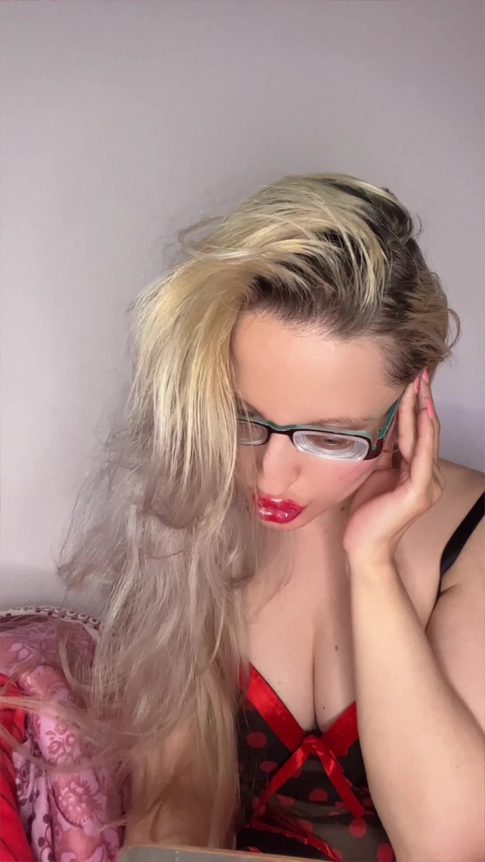 FinDom Goaldigger: Moje Velké červené rty a síla rtěnky moje Bimbo