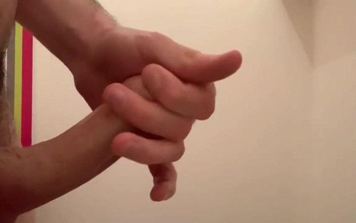 qaz11: Handjob on camera - 610