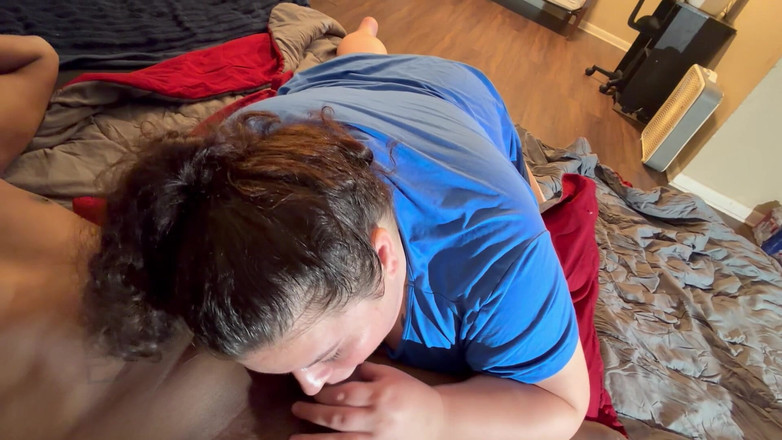 Sloppylynn: Cette adore un bon massage de la gorge