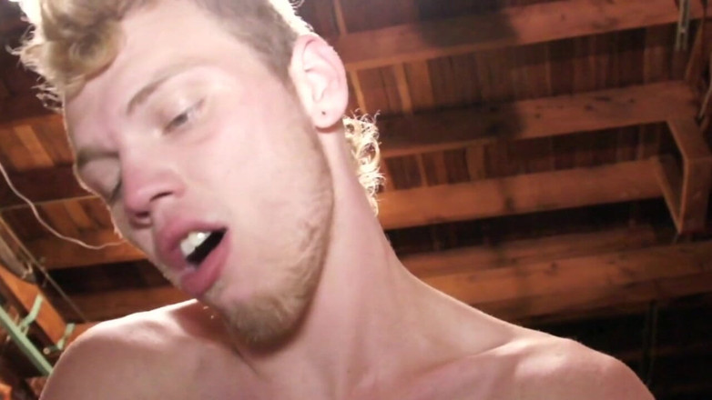 Crunch Boy: Sessione porno creampie con un sexy twink che scopa a °...