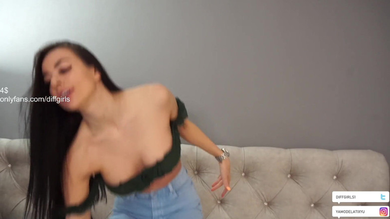 Diffgirls: Danse vêtue de vêtements