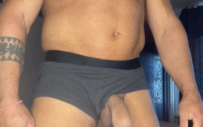 Mr. Guru: 누드 보디 빌더 홈 Wank.jerk 미스터 전문가와 함께