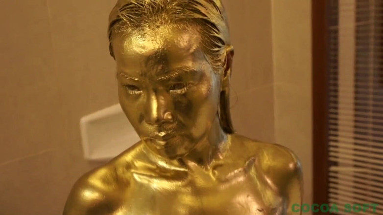 Cocoa Soft: This is the 4th in the world metallic body painting series