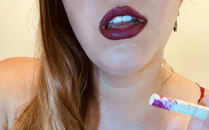 SouthernBellSmoker: Red Lips, Natural Tits Cigarette