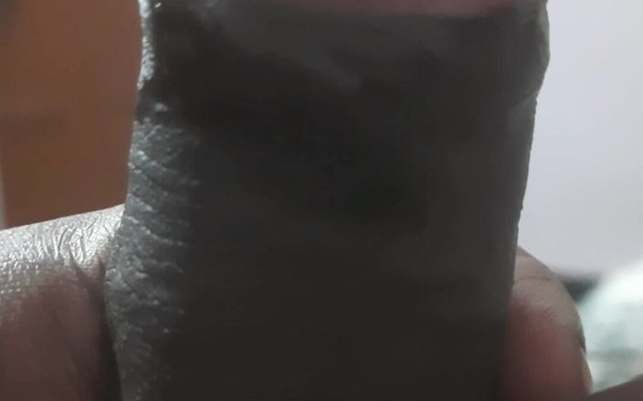 Lubina45: Bir adam kendini güçlendirme anında kendini şımartıyor.