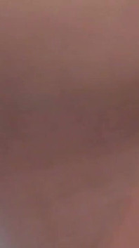 Gina si gadis bertato yang lagi asik muasin dirinya sendiri pakai mainan seks
