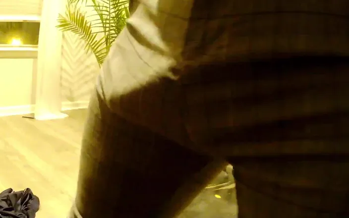 Dick Pants: Look at My Enormous P