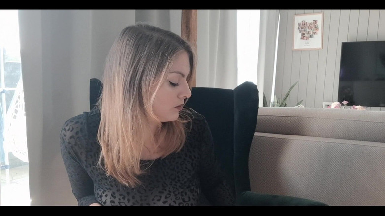 Naughty Natascha: Transparan bir vücutta sigara mı içiyor? Ah evet