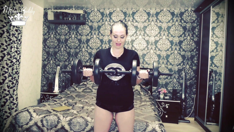 Goddess Misha Goldy: 101 важкий підйом повторює для біцепса виклик!