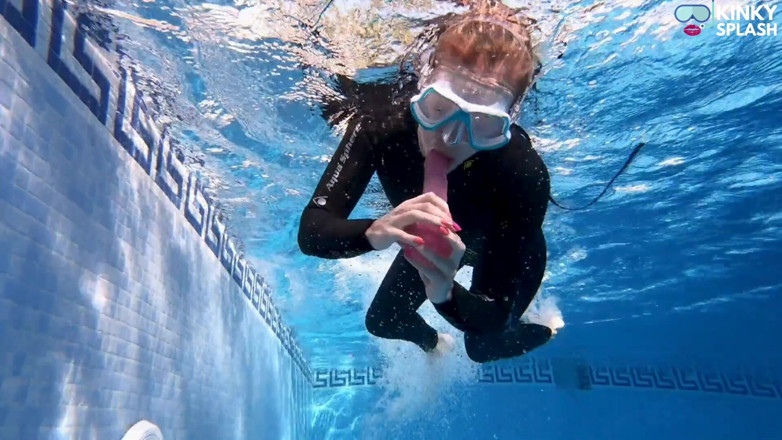 UKCuteGirl Lucy Lauren: Wetsuit Underwater Dildo Blowjob - Neoprene Masked Suck Slut