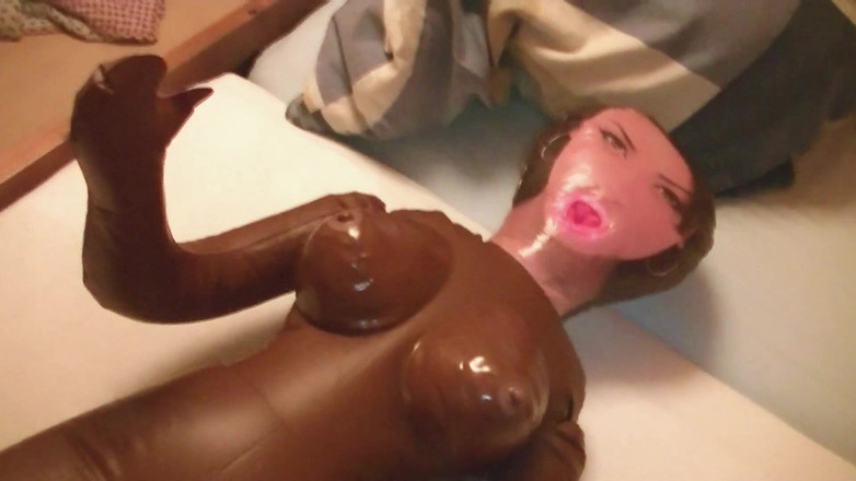 Mark Hannes: 黑色性爱娃娃奶油派操逼手淫