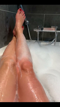 I Bet You Wanna Stay Beside the Bathtube on Your Knees and Hope to Wipe the Foam From All My Body