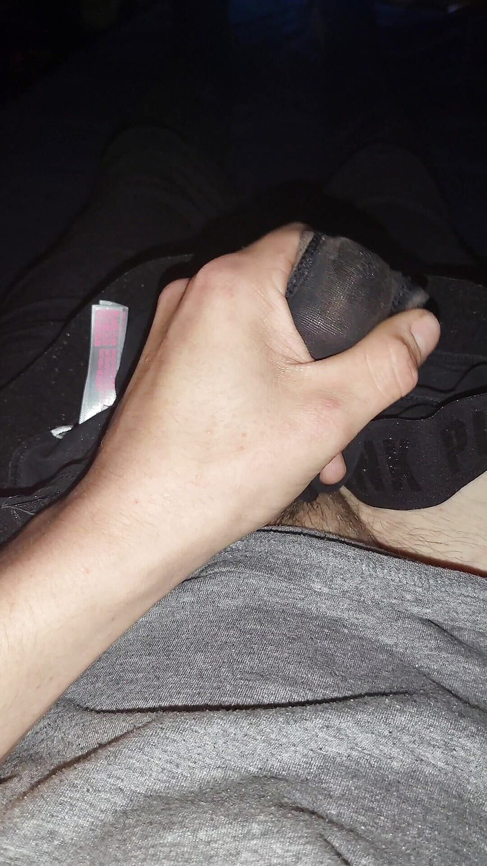 Michael Moore: Adik tiri ini ngocok kontol sambil pakai stoking tembus pandang...