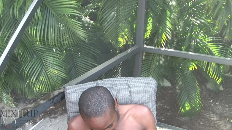 MixItUpBoy: Le Trey i Manny Brock