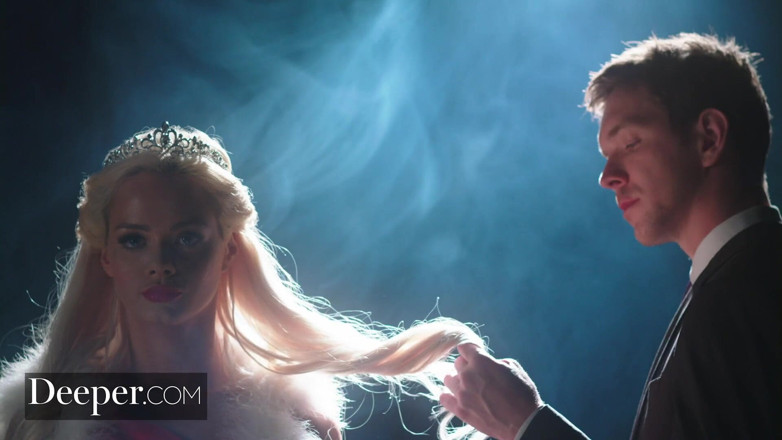 Deeper: Głębsze. Elsa Jean staje się jego ostateczną fantazją
