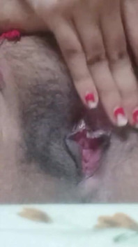 Memek sempit gadis ini dientot habis-habisan sampai dicrot sperma hangat