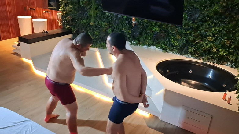 Punchbagplz: Ursul mare X Jobber - prețul căderii