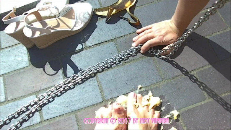 Domina Lady Vampira - SM Studio Femdom Empire: 1人分のディナー - 本当の奴隷制の足