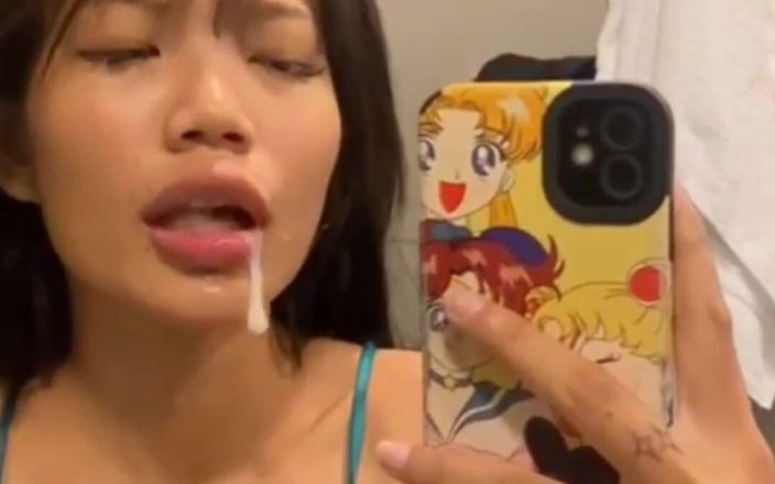 Emma Thai: Emma Thai iç çamaşırlı canlı şovdan sonra ağzına boşalıyor