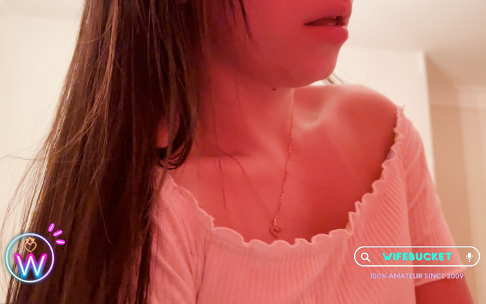 Wifebucket: Wifebucket amateurs - haar vochtige poesje over mijn pik glijden