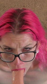 Ellie Vs Cumlube