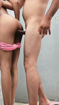 Nachytán Venkovní Hardcore Sex Hubené Dívky S Jejím Nevlastním Bratrem