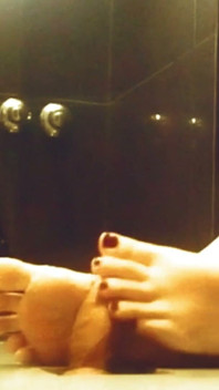 25 Mature Woman Masturbating with Her Feet up on a Glory Hole Table - Ruby
