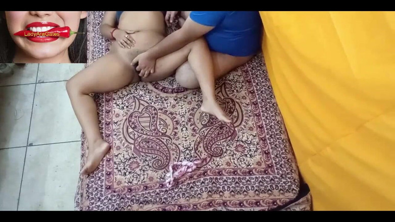 Hotty Jiya Sharmaa: Sexig tjej knullar i sitt hem