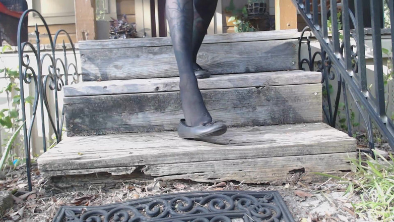 PandoraSG: Venkovní foot stomping na schodech v bytech