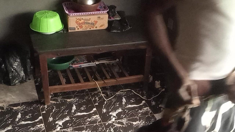 Moviesporn1: Цей брат жорстко кінчає, не запрошуючи жінку