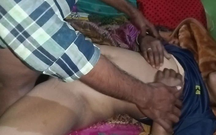 Pooja Sexy: Adik tiri sama abang tirinya di rumahnya