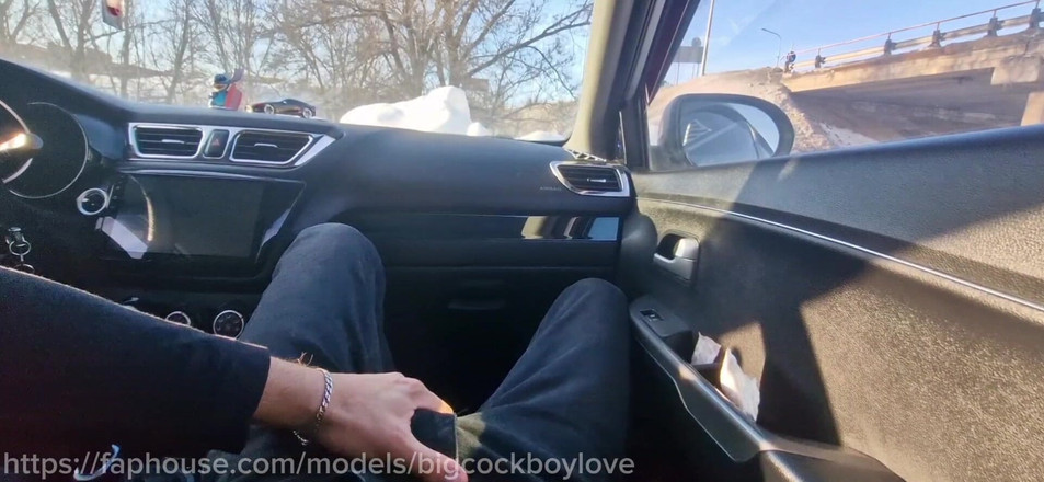 AlexGay: Um otário fode um cara como uma puta na estrada...