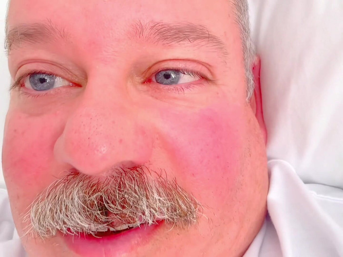 Hand-Free-Daddy-Chub: マスターベーションやセックスの際の背景として、1時間丸一日の男性的毛深い状態