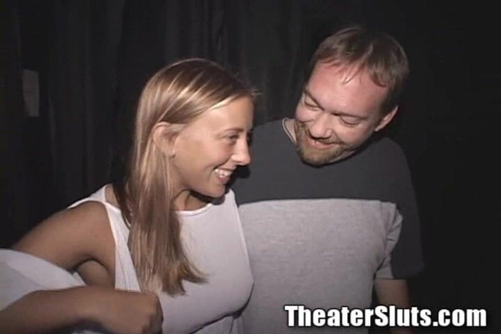 Theater Sluts: Happy krysta, falsche titten, lispy, schlampe blowbang kreis, wichsen porno-theater-penis!