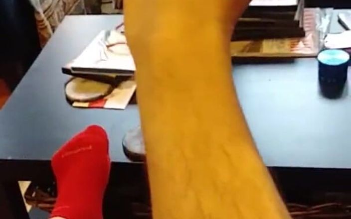 beardaddychub: Bear Red Sox ile mastürbasyon yapıyor! (büyük zenci yarağının yardımıyla)