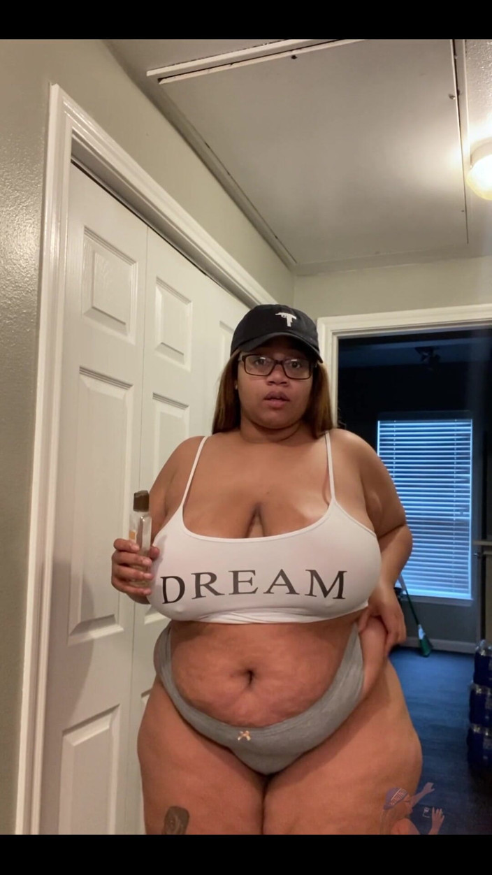 Biggdebbie solo: Pagi yang bagus dari tetek susu ini