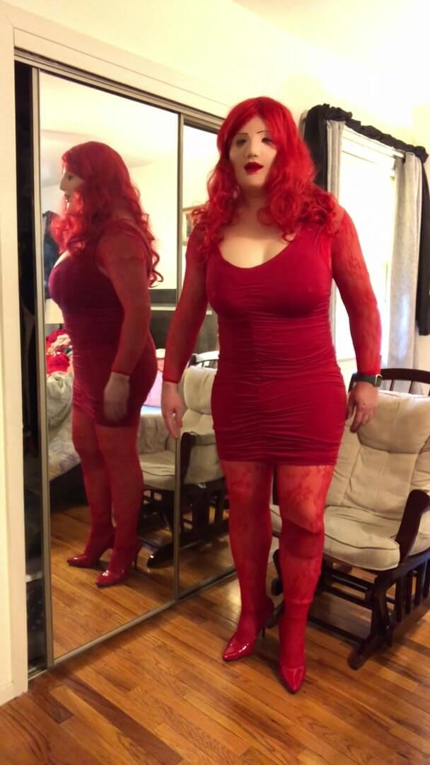 Deanna Doll: Deanna LA bambola travestito si spoglia di nuovo - parte 1