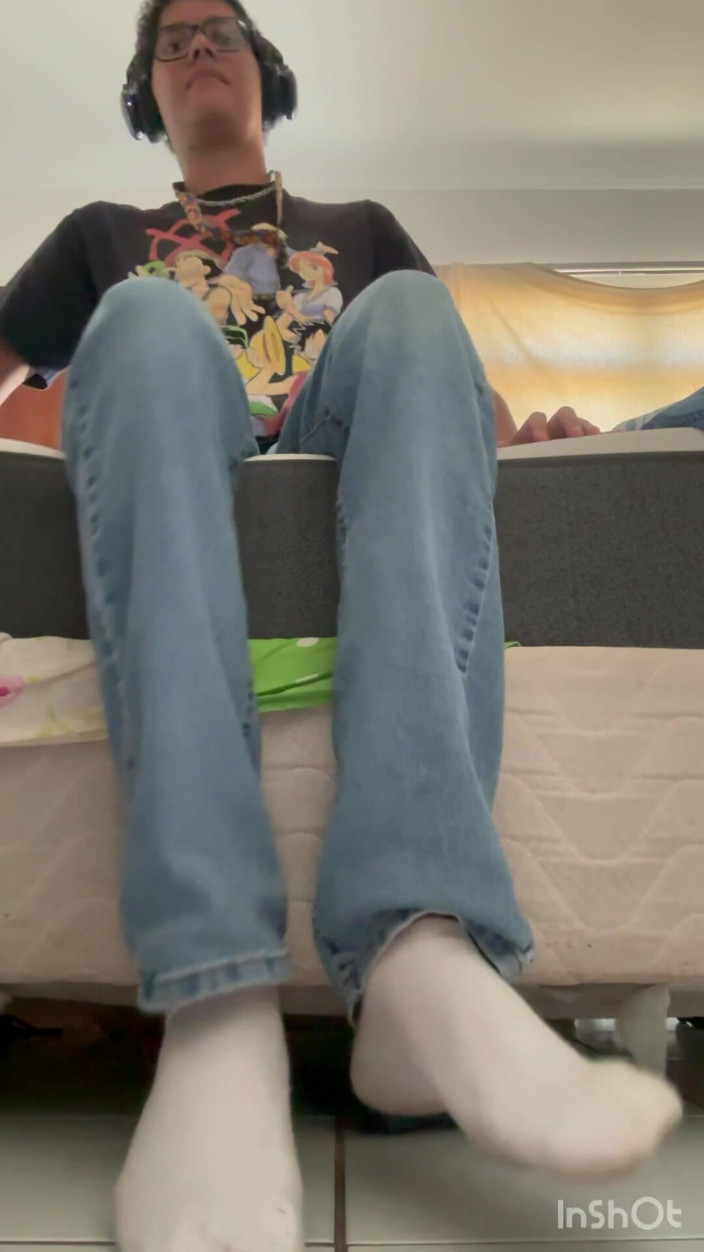 Boy feet: 02- Tubuh Mudaku, Penis, Dan Kakiku