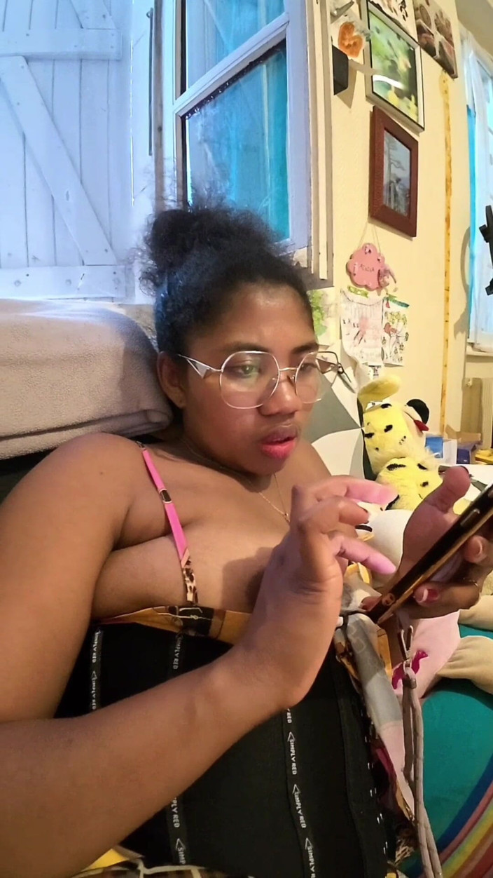 Belle: Relaxing Topless