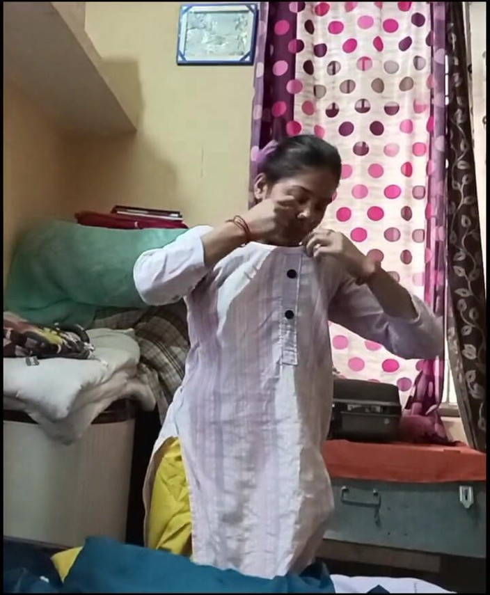 sashaa: Bhabhi Changing Dress