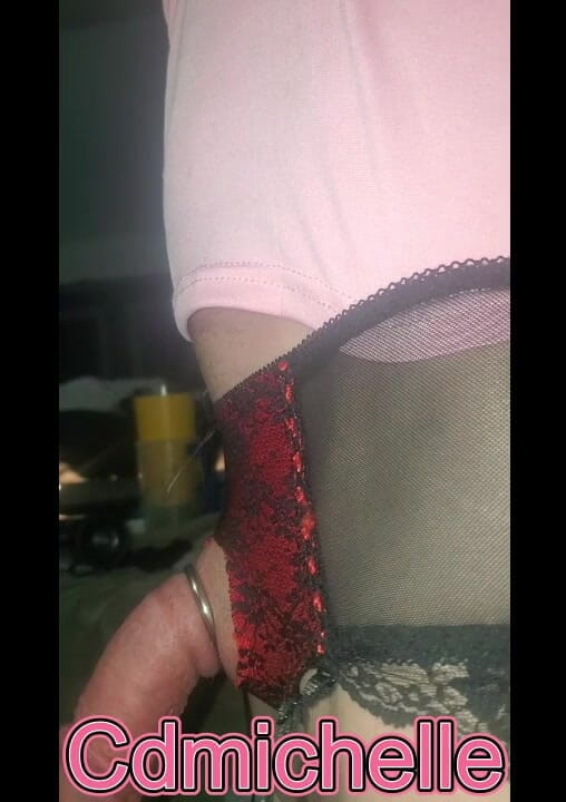 Crossdressers Cd Michelle wearing sexy lingerie: 섹시한 가터 팬티를 입은 Cdmichelle
