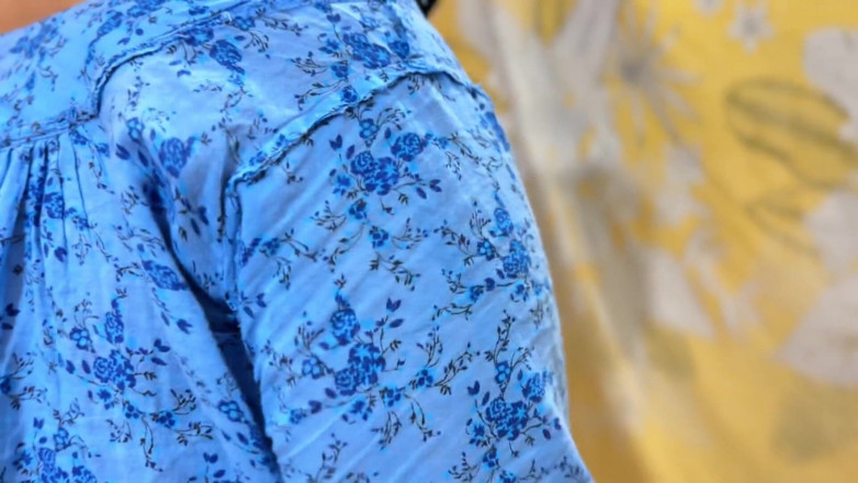 Aria Mia: Riesige hängende, milchige titten &amp; arsch, heiße indonesische muslimische tante putzen...