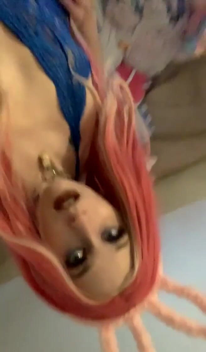 EmoDream1998: 如果更多的人订阅，很快就会发布一个性爱视频