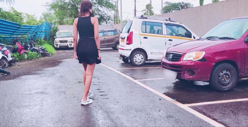 Ziya: คนแปลกหน้าในรถ Tyre Squirt, ใช้นิ้วหีข้างถนนและน้ําแตกและตีตูด