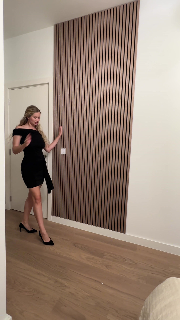 Stella Cardo: 史黛拉跳上假阳具并潮吹