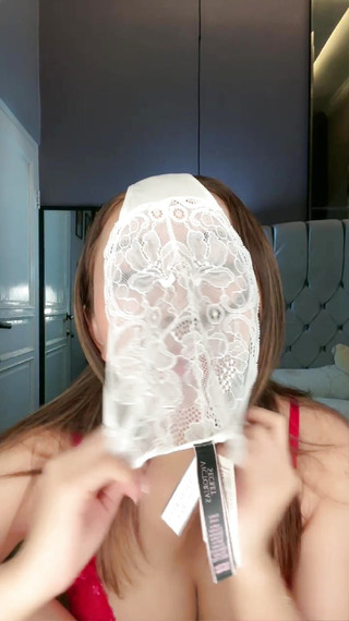 Indoseblay: Aksi hot lesbian gadis cantik yang pengen dikerjain sama ojol